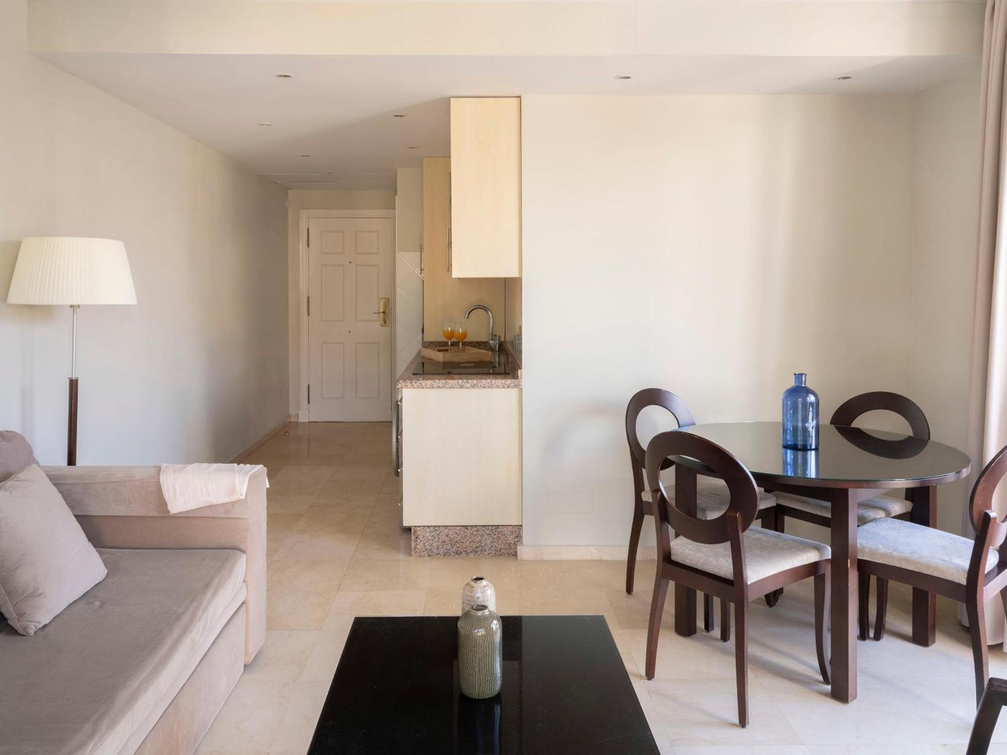 Superior One-Bedroom Apartment